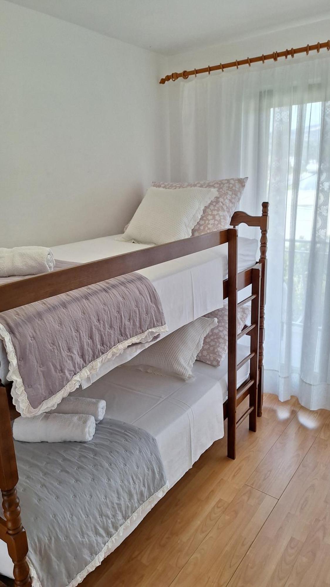 Apartmani I & J Seric Сегет-Враниця Екстер'єр фото